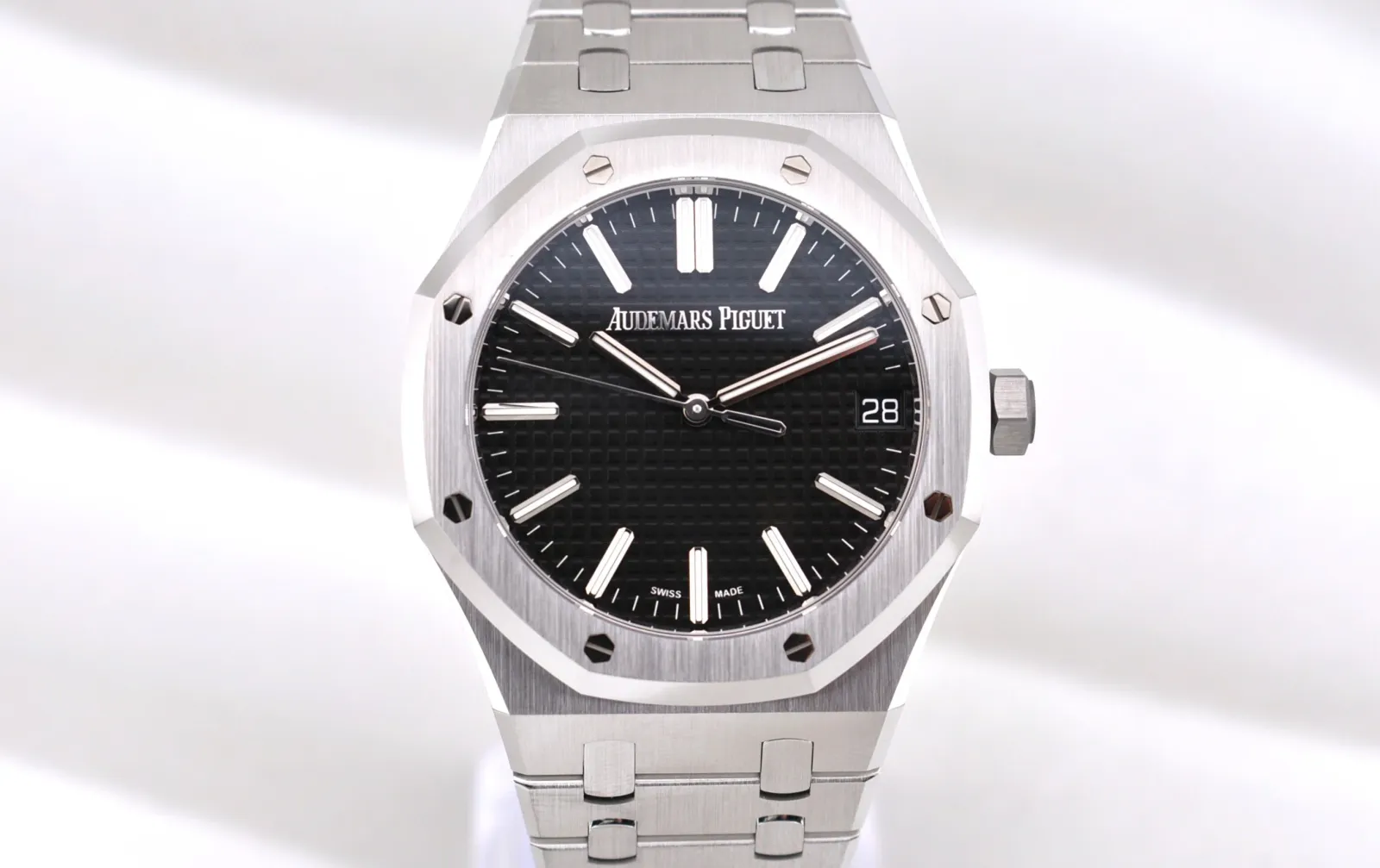 Audemars Piguet Royal Oak (2024) - Ref. 15510ST | Watch Scout - image 2