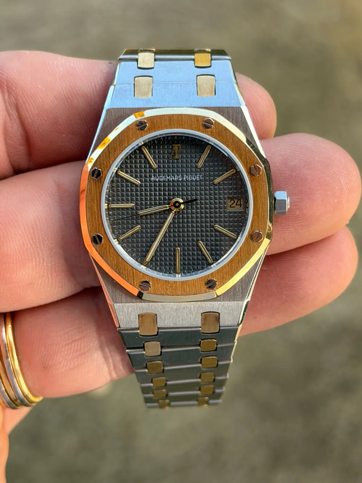 Audemars Piguet Royal Oak (1981) - Ref. 4100SA | Watch Scout - image 2