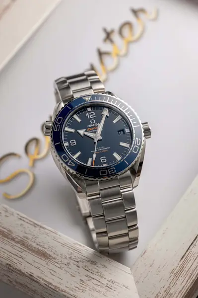 Omega Seamaster Planet Ocean 600M Co-Axial Master Chronometer Ref. 215.30.44.21.03.001