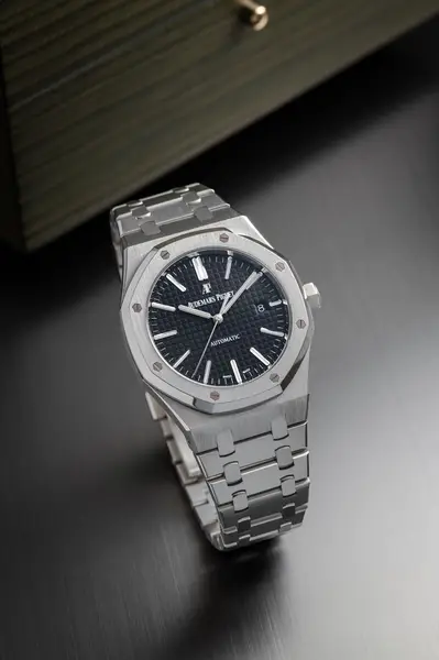 Audemars Piguet Royal Oak Ref. 15400ST.OO.1220ST.01.A