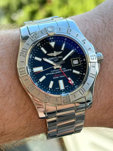 Breitling Avenger II GMT Ref. A3239011