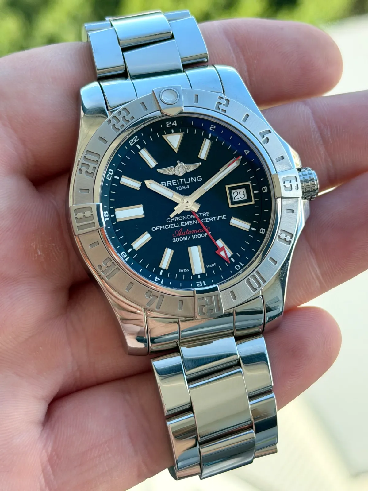 Breitling Avenger II GMT (2015) - Ref. A3239011 | Watch Scout - image 2
