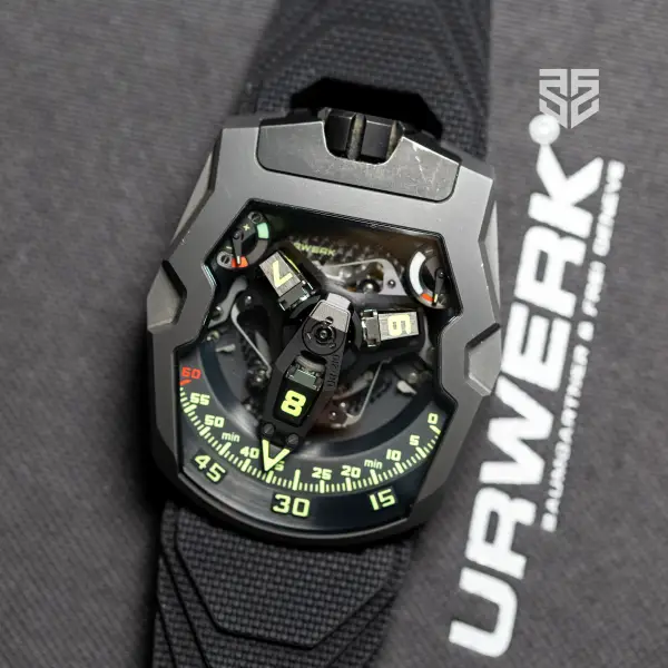 Urwerk UR-210Y Black Hawk