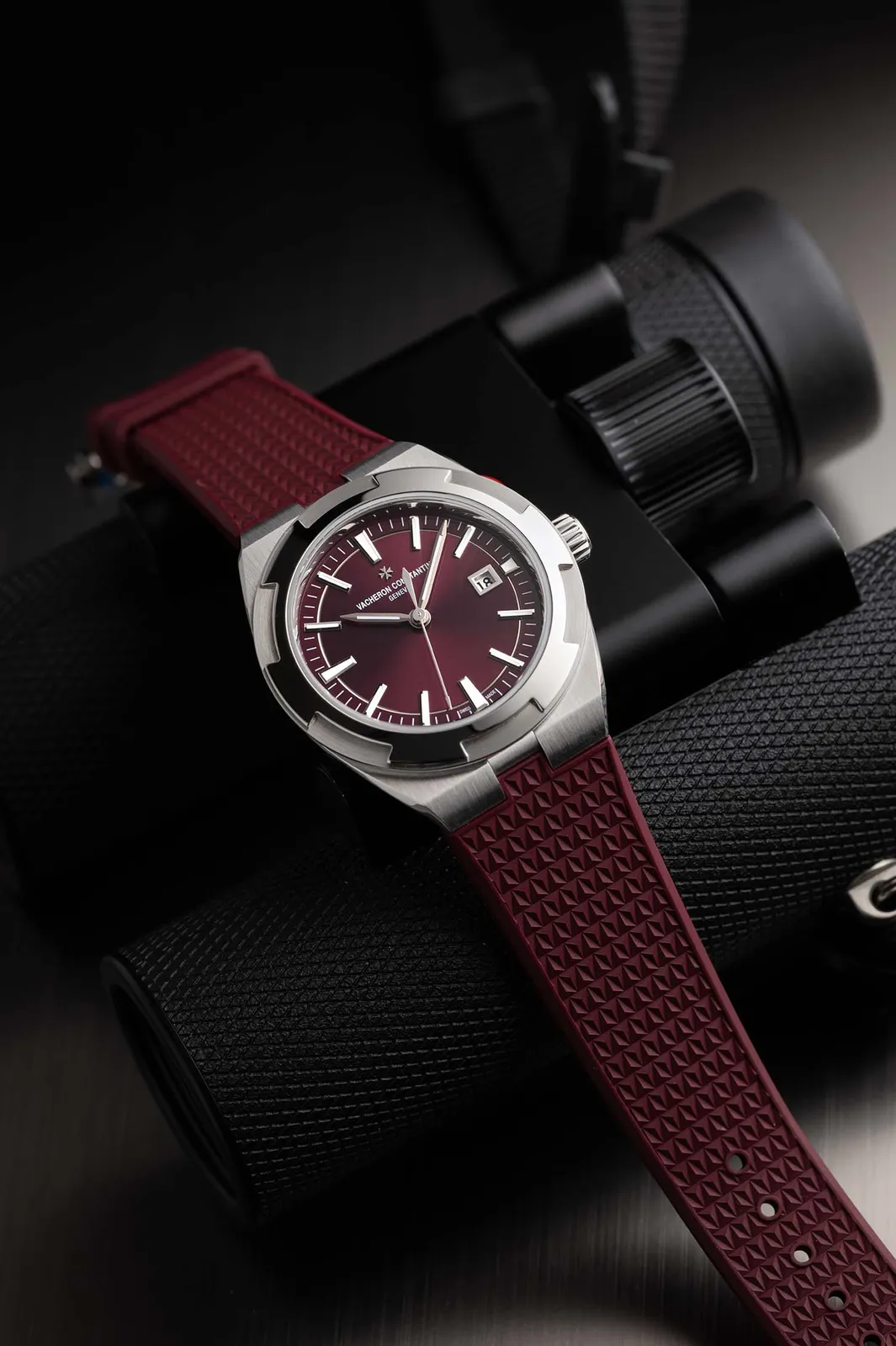 Vacheron Constantin Overseas 34.5 Deep Red Lacquer 4600V/200A-H127 Price in Australia | $41k - image 2