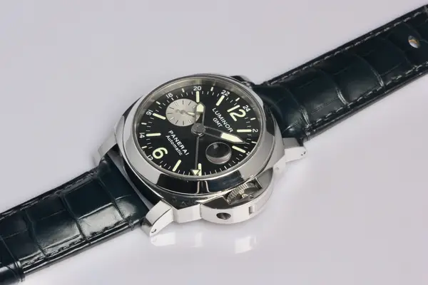 Panerai Luminor 1950 GMT