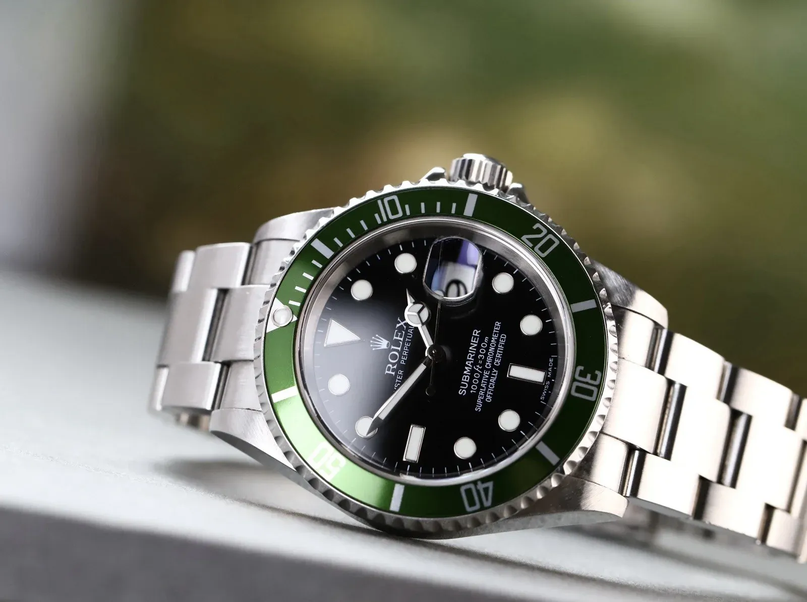 Rolex Submariner Date (2006) - Ref. 16610LV | Watch Scout - image 2